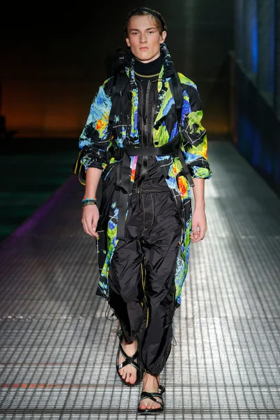 Look 33